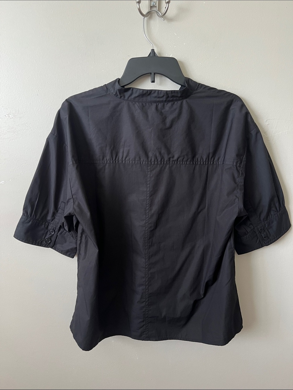 NWT Quince Cotton Poplin Puff Sleeve Button Front Band Collar Blouse Black Large - Picture 3 of 8